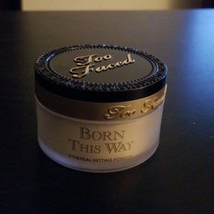 Too Faced Born This Way Ethereal Setting Powder